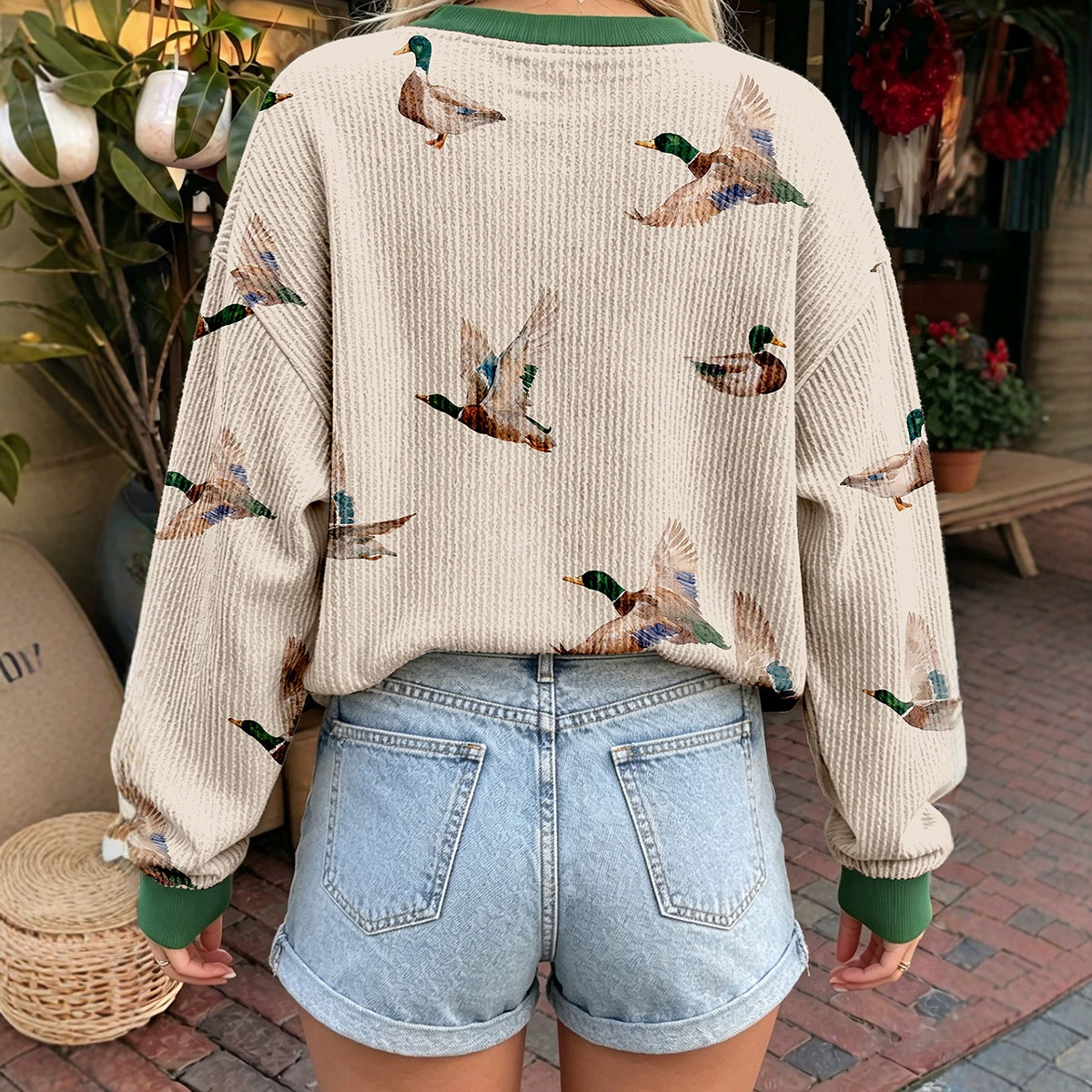 Womens Relaxed-fit Pullover Sweatshirt With An Animal Print — photo 4