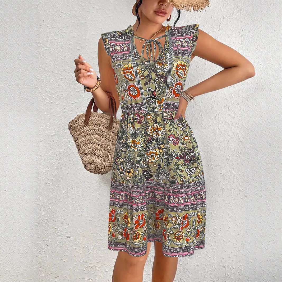 Elegant Printed Dress With Chic Flared Sleeves, Long-length Design — photo 4