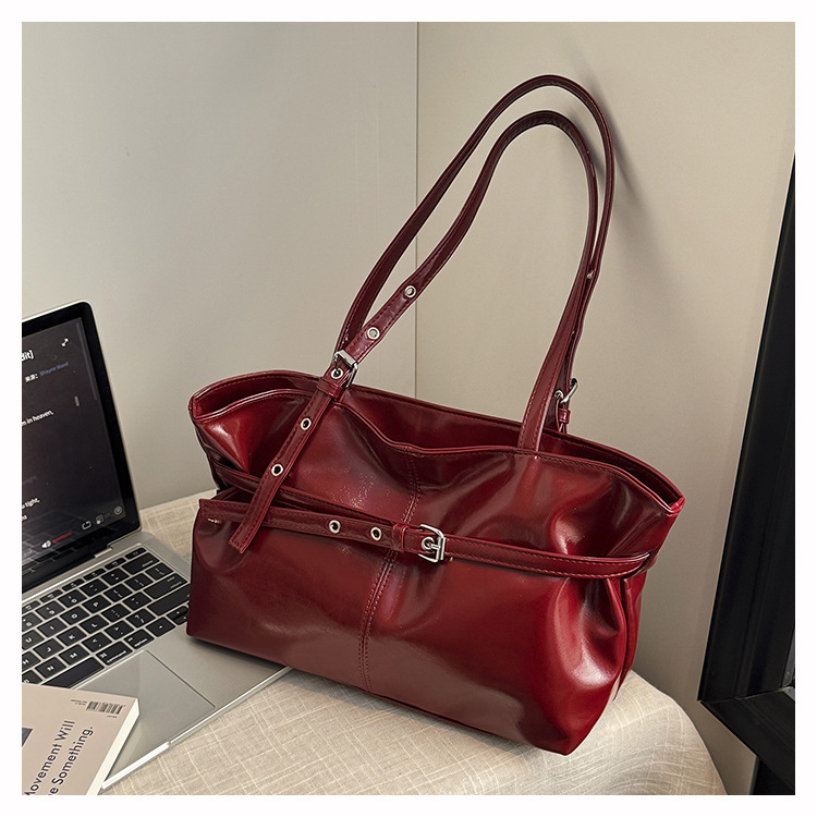 Retro Korean-style Leather-buckle Handbag With Shoulder Strap — photo 5